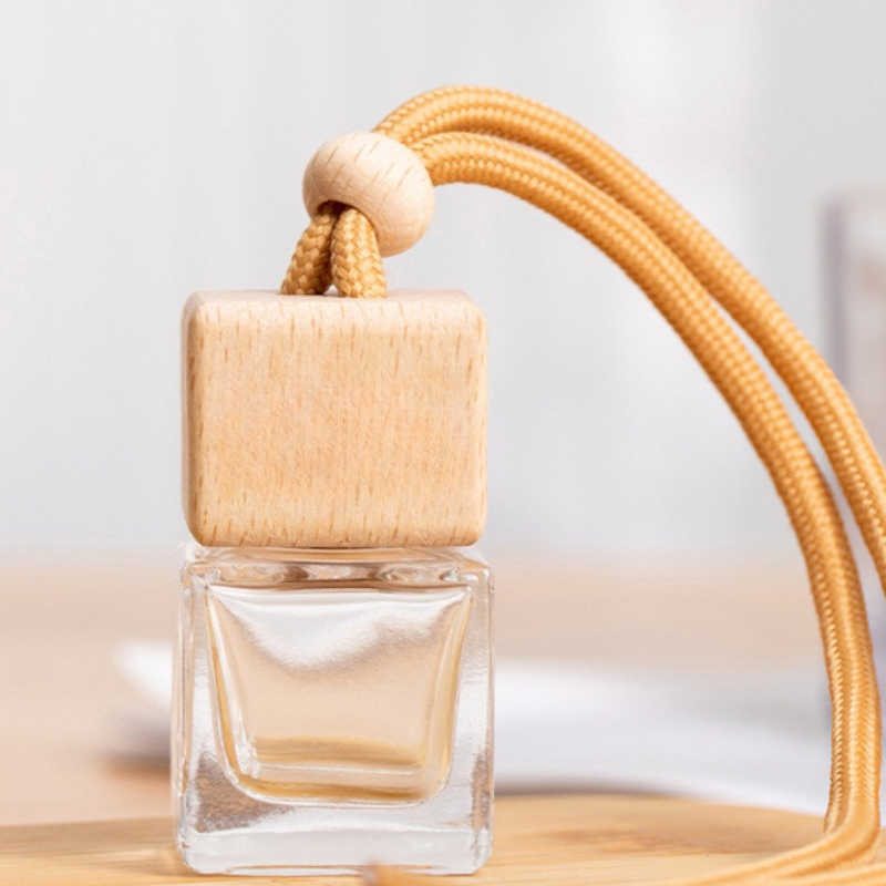5個入り、8mlの正方形透明ガラス製、車用吊り下げ香水ボトル - Perfume Fragrance Logo のレビューと価格