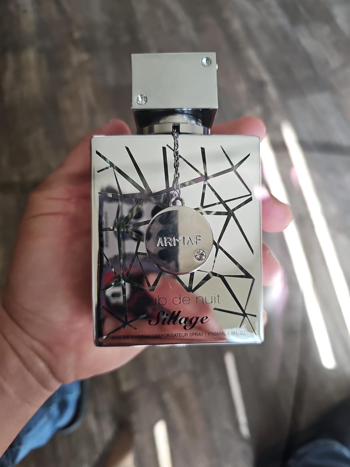 アラマフ クラブ ド ニュイ シラージュ EDP 105ml - Best Perfume Fragrance のレビューと価格